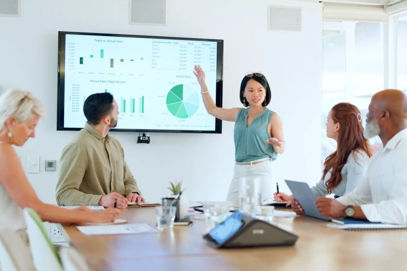 business-people-presentation-finance-success-growth-achievement-leader-happy-about-graph-with-sales-seo-kpi-infographic-men-women-meeting-performance-results_590464-207850_result